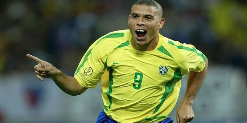 Top 5 cầu thủ đá hay nhất thế giới có Ronaldo